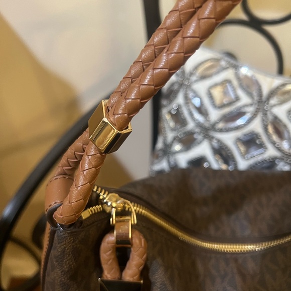 !!NWOT!!! Michael Kors Signature Brown/Tan Handbag (w/o tag) - Picture 9 of 9